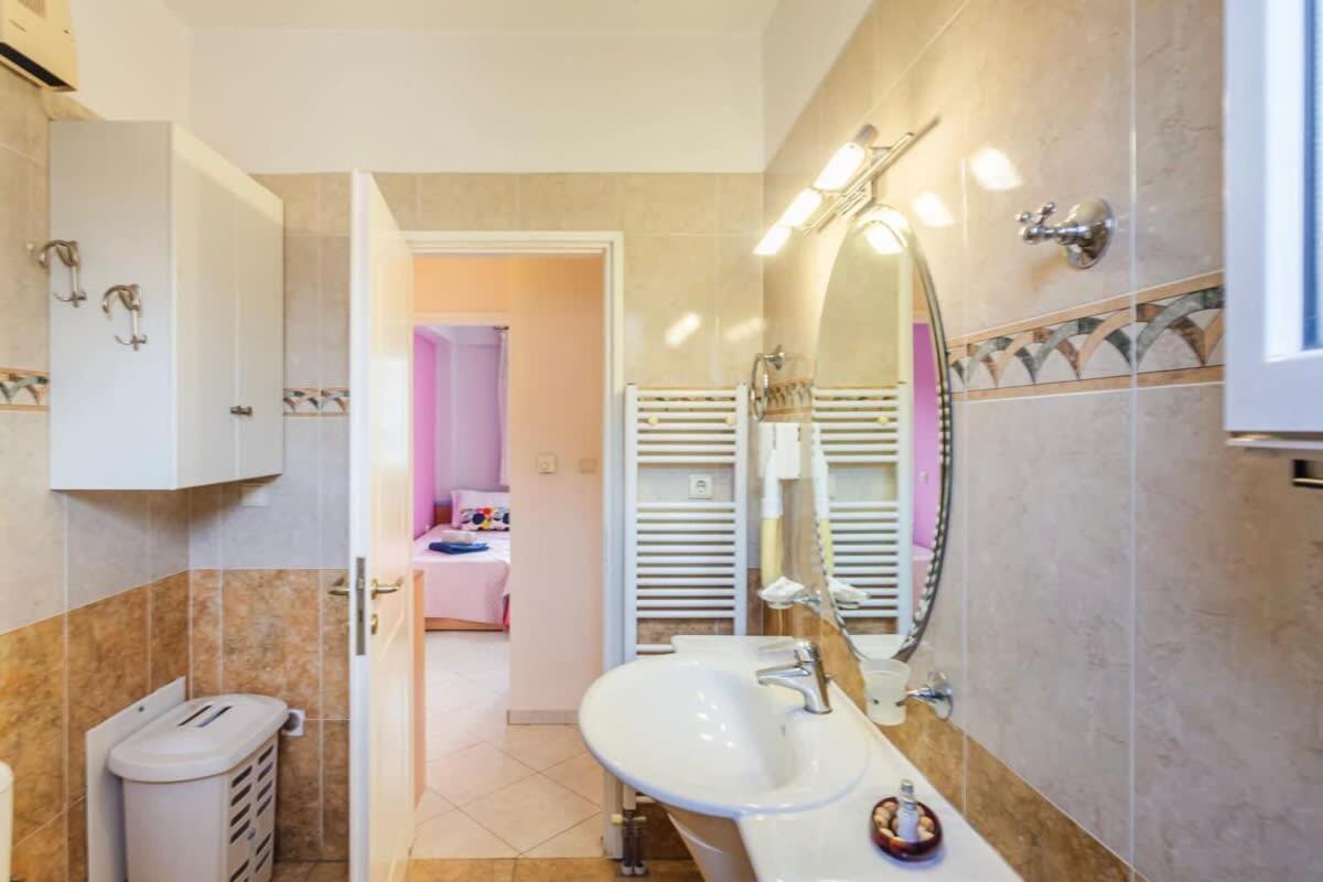 Spacious Urban Haven-Family Home, Perfect Location Kalamata Exterior foto