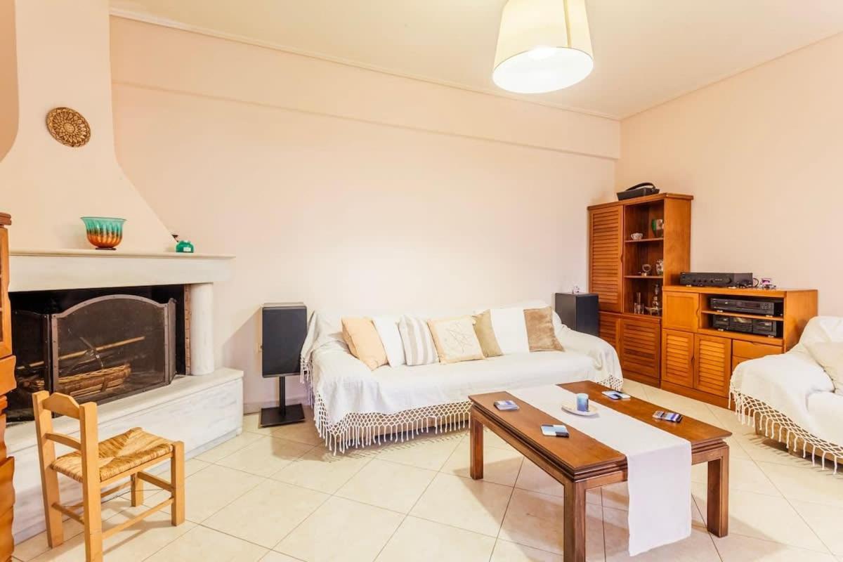 Spacious Urban Haven-Family Home, Perfect Location Kalamata Exterior foto